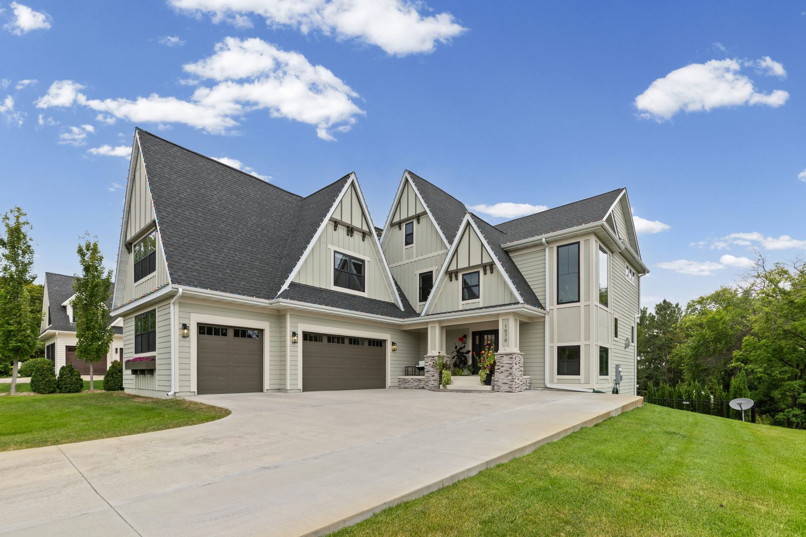Photo of 1070 Old Long Lake Road, Long Lake, MN 55356