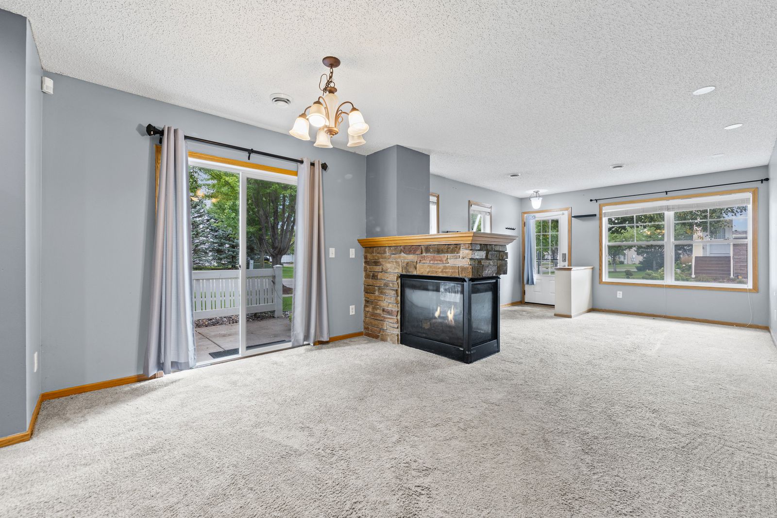 Photo of 10856 Kingsfield Lane, Woodbury, MN 55129