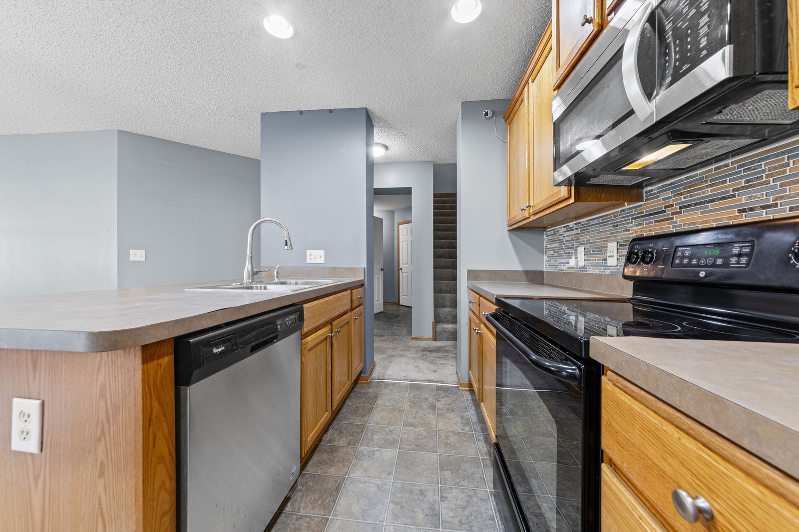 Photo of 10856 Kingsfield Lane, Woodbury, MN 55129