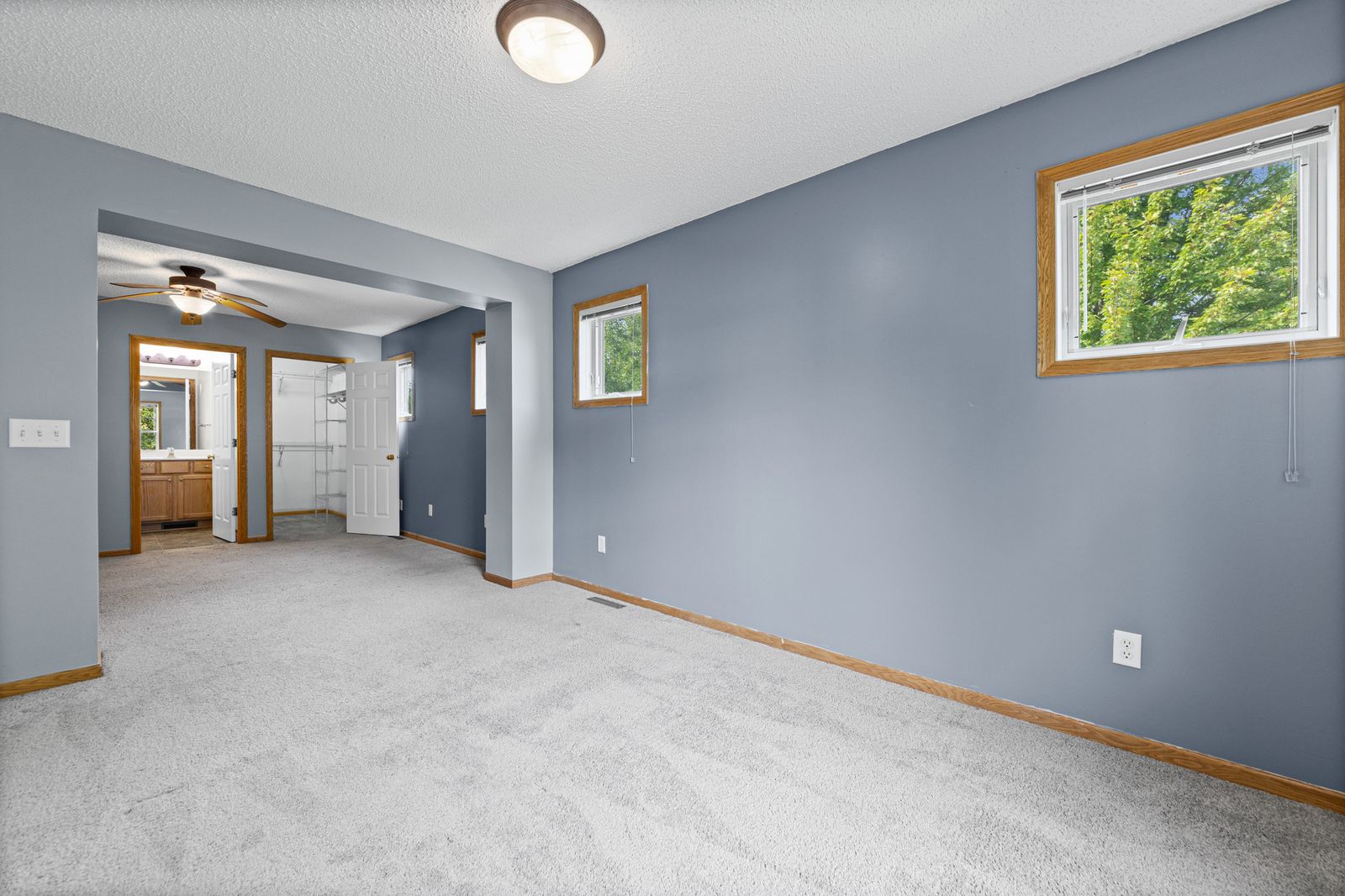 Photo of 10856 Kingsfield Lane, Woodbury, MN 55129
