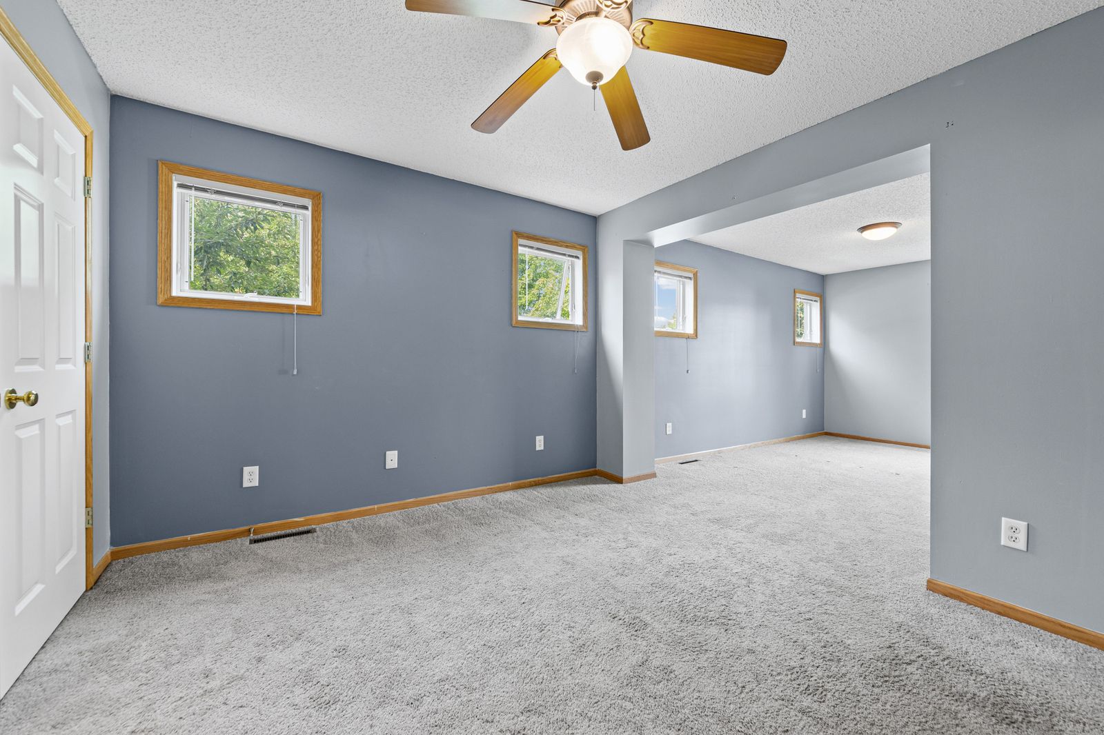 Photo of 10856 Kingsfield Lane, Woodbury, MN 55129