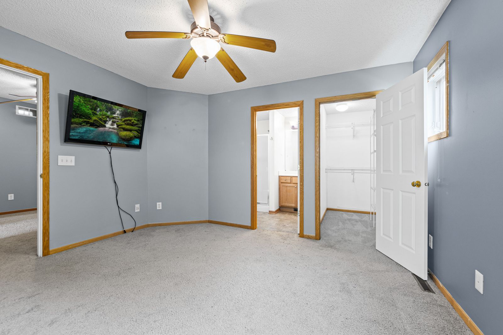 Photo of 10856 Kingsfield Lane, Woodbury, MN 55129
