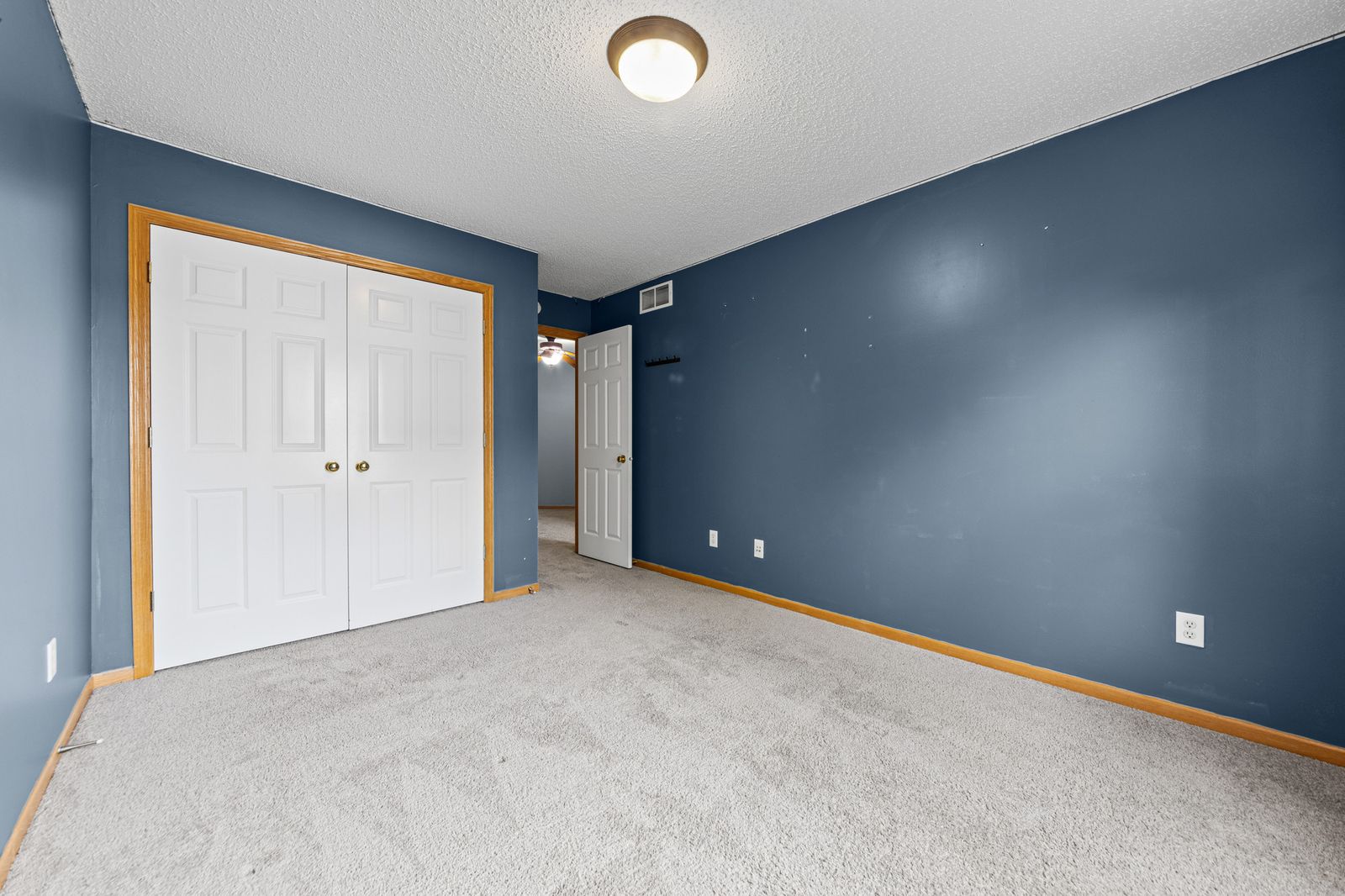 Photo of 10856 Kingsfield Lane, Woodbury, MN 55129