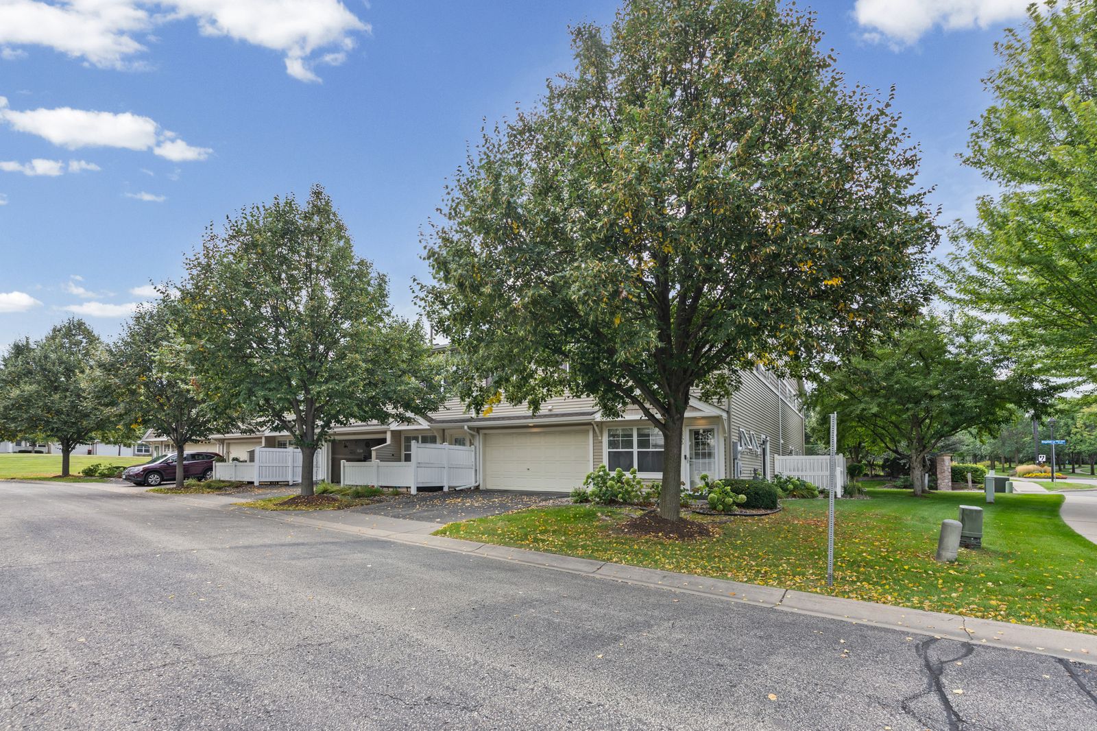 Photo of 10856 Kingsfield Lane, Woodbury, MN 55129