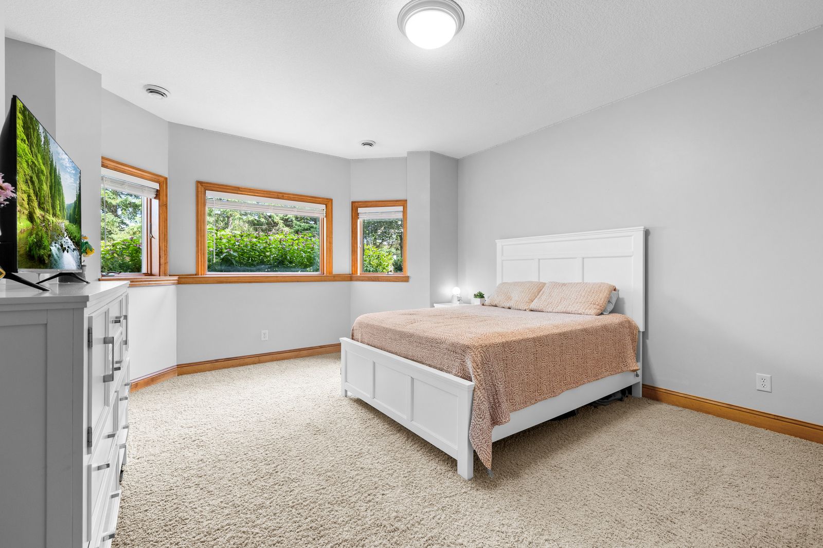 Photo of 11030 Sweetwater Path, Woodbury, MN 55129