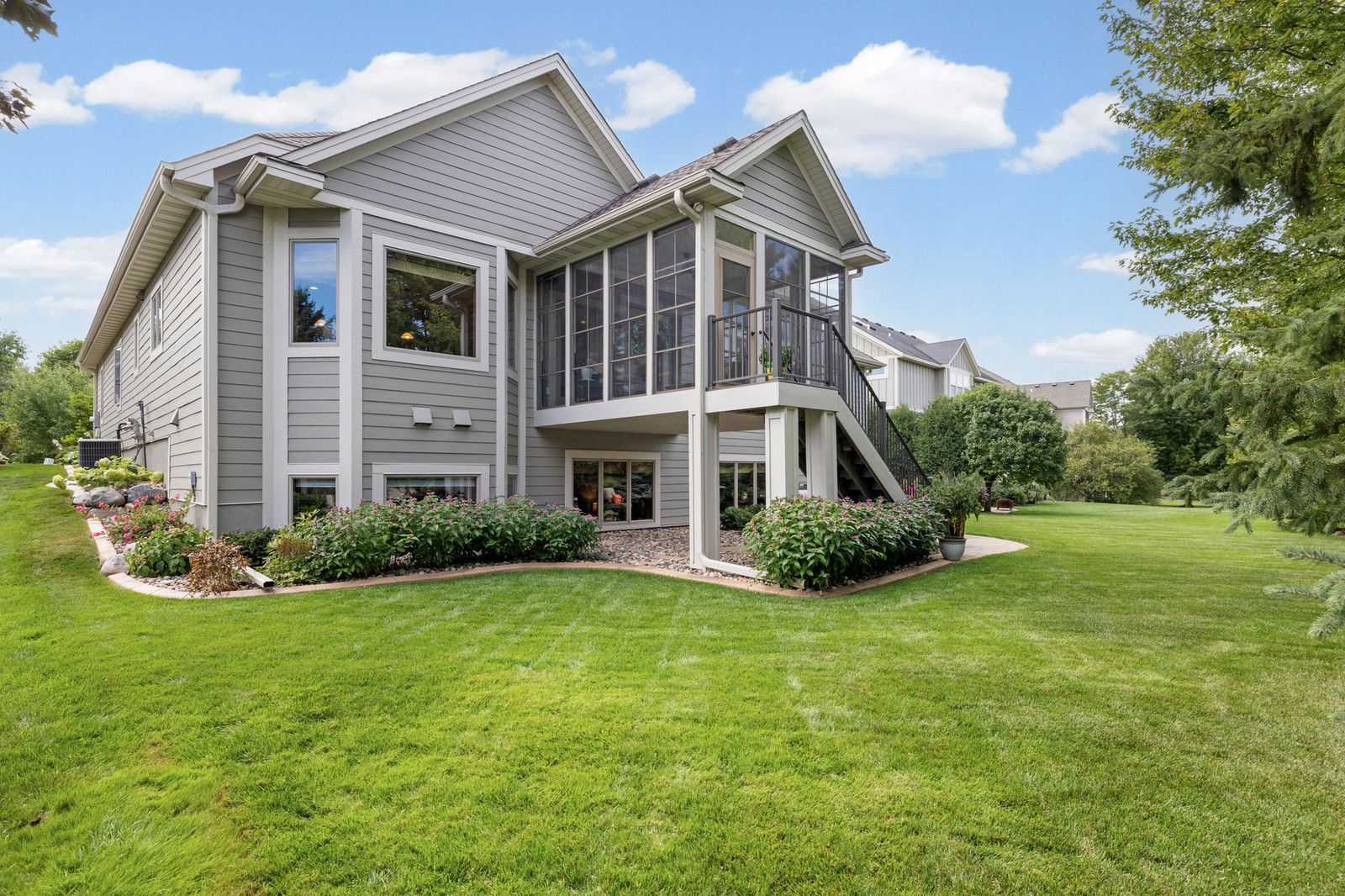 Photo of 11030 Sweetwater Path, Woodbury, MN 55129