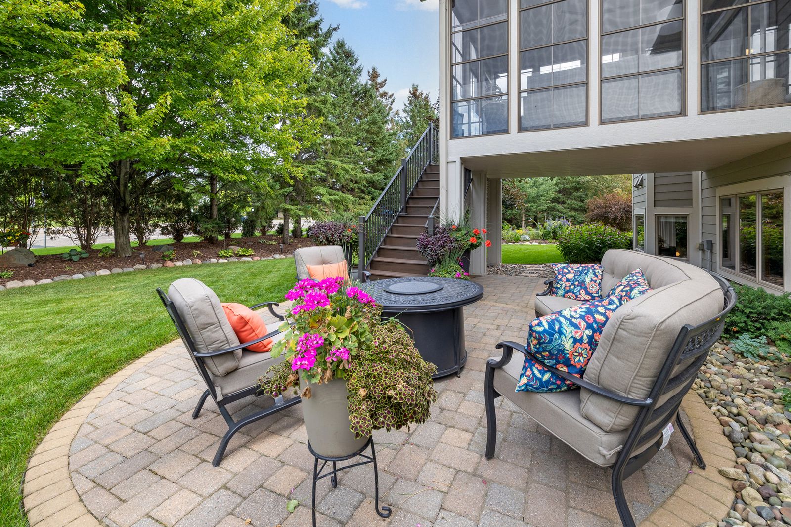 Photo of 11030 Sweetwater Path, Woodbury, MN 55129