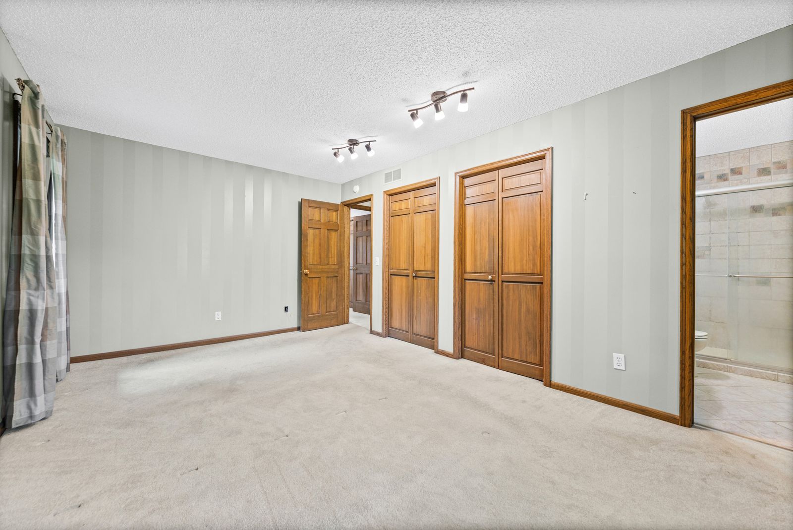 Photo of 14136 Frontier Lane, Burnsville, MN 55337