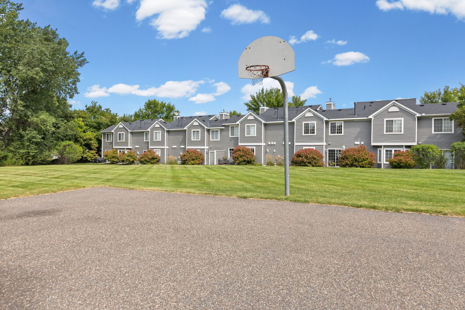 Photo of 446 Mission Hills Way East, Chanhassen, MN 55317