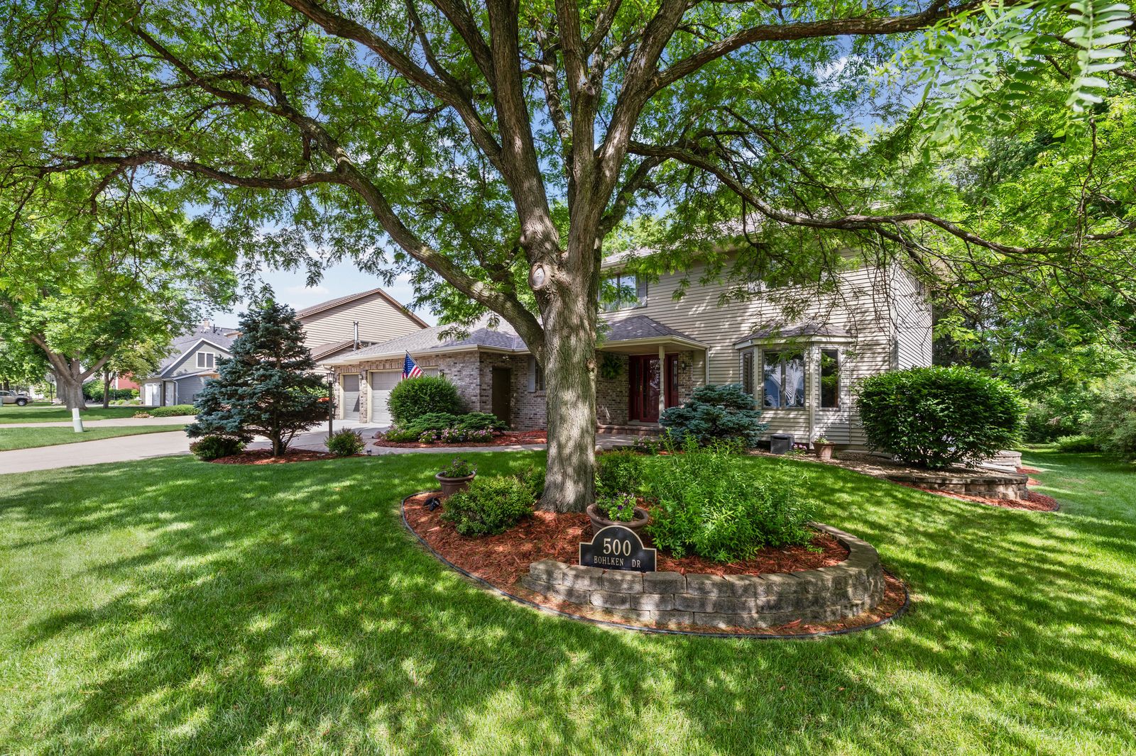 Photo of 500 Bohlken Drive, Hastings, MN 55033