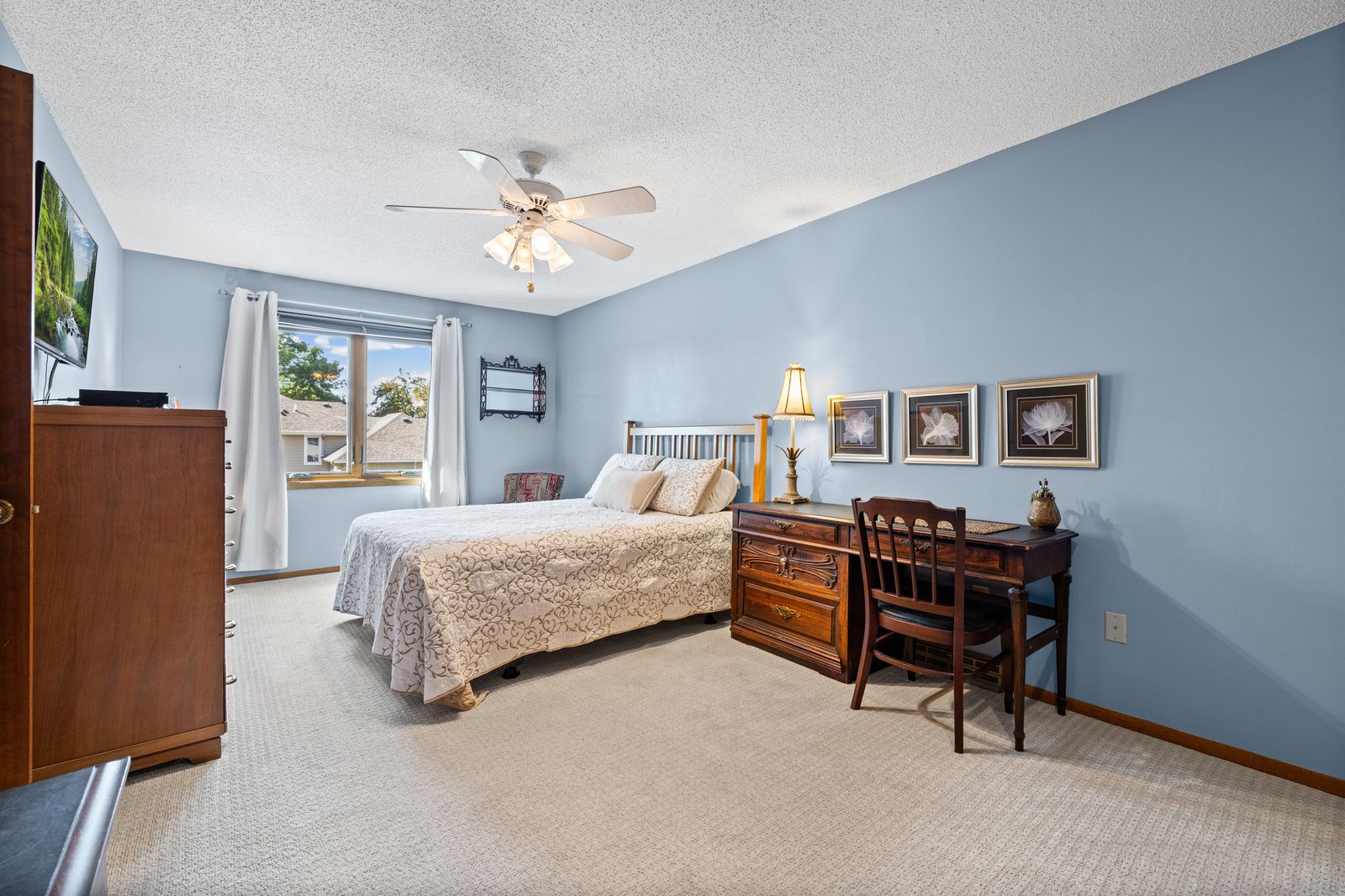 Photo of 5642 Chatsworth Street North, Shoreview, MN 55126