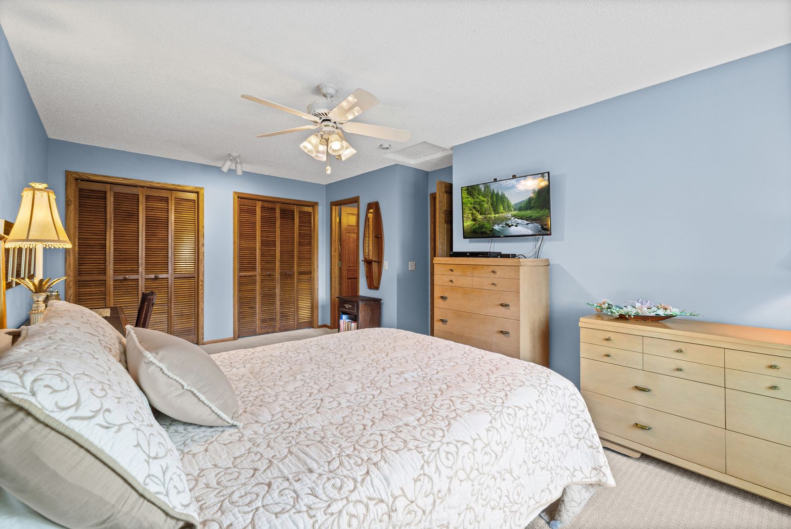 Photo of 5642 Chatsworth Street North, Shoreview, MN 55126