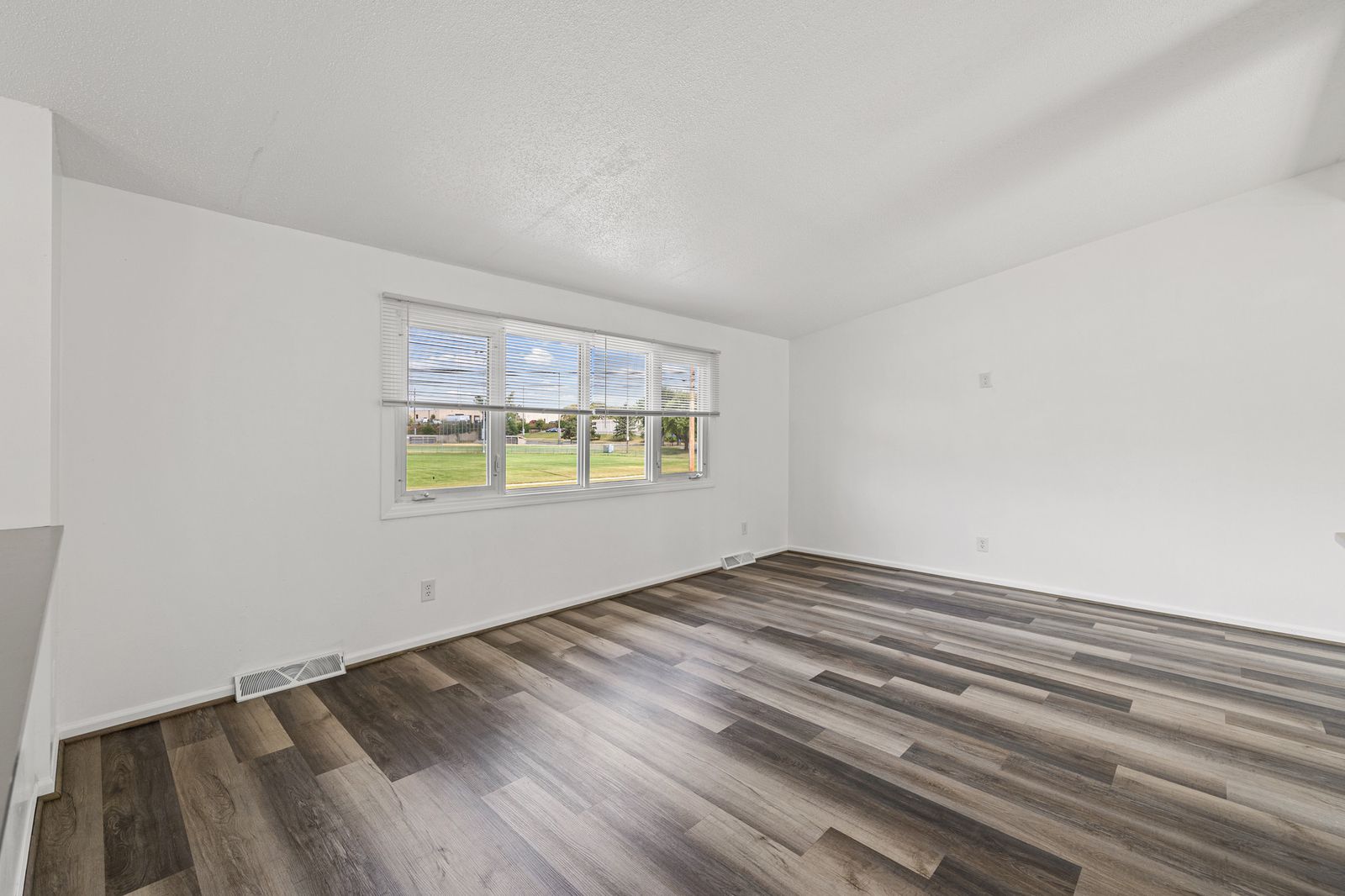 Photo of 8921 49th Avenue North, New Hope, MN 55428