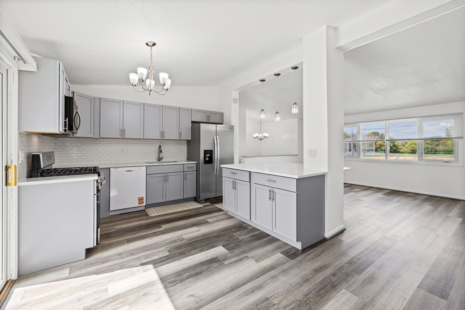 Photo of 8921 49th Avenue North, New Hope, MN 55428