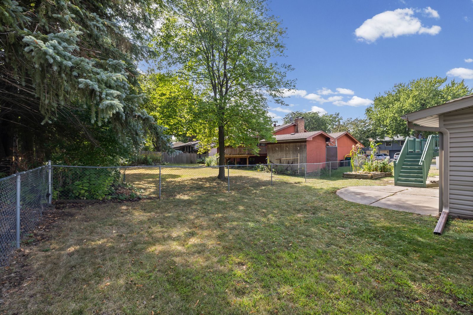 Photo of 8921 49th Avenue North, New Hope, MN 55428